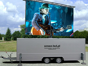 trailer portable screen